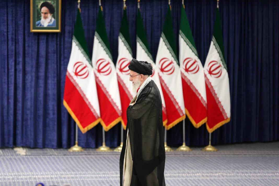 İran sandık başında! Reisi'nin halefi kim olacak? - Resim: 14